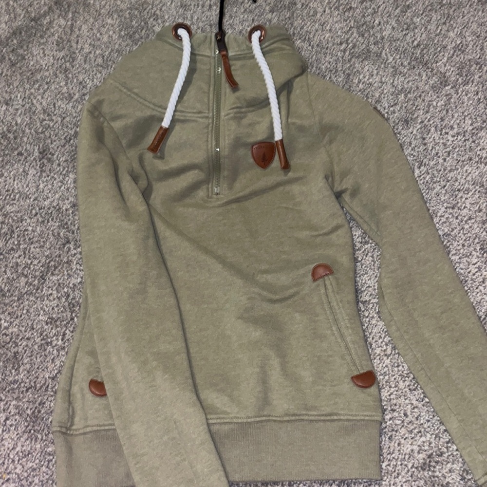 Close to new Wanakome hooded sweatshirt!